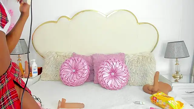 CahitlinBell online show from 09-30-25, 06:07