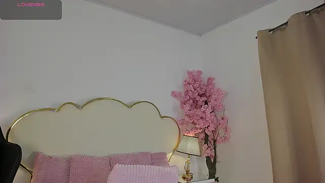CahitlinBell online show from 06-21-26, 03:09