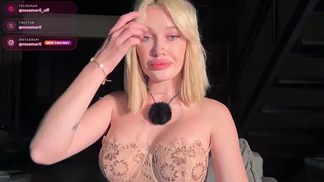 Snapshot of Golden_Aline chatting on 06-16-26, 12:52 Golden Aline online show from 06-16-26, 12:52