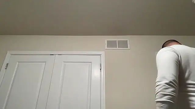 Snapshot of SluggishChase99 chatting on 12-17-24, 11:38 SluggishChase99 online show from 12-17-24, 11:38