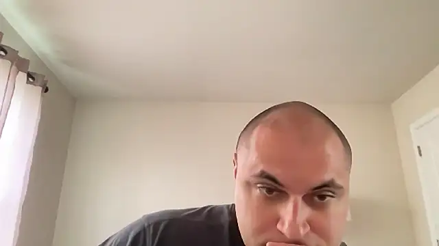 Snapshot of SluggishChase99 chatting on 10-29-25, 07:15 SluggishChase99 online show from 10-29-25, 07:15