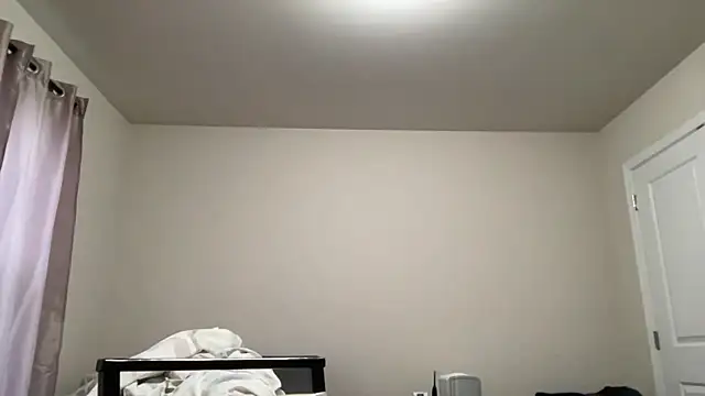 Snapshot of SluggishChase99 chatting on 03-06-26, 01:07 SluggishChase99 online show from 03-06-26, 01:07