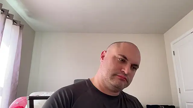 Snapshot of SluggishChase99 chatting on 03-10-26, 04:56 SluggishChase99 online show from 03-10-26, 04:56