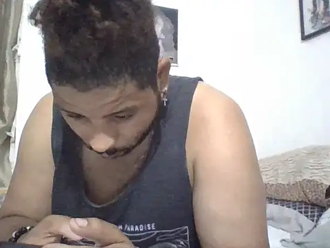 Snapshot of Dj-yefri-pauta chatting on 05-06-26, 02:29 Dj-yefri-pauta online show from 05-06-26, 02:29