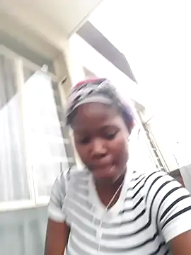 Snapshot of PerfectionBerrie chatting on 02-10-25, 04:25 PerfectionBerrie online show from 02-10-25, 04:25