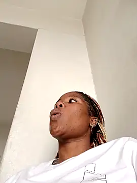 Snapshot of PerfectionBerrie chatting on 09-13-25, 12:16 PerfectionBerrie online show from 09-13-25, 12:16