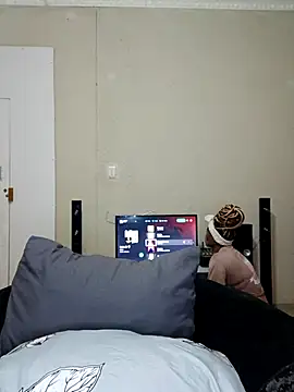 Snapshot of PerfectionBerrie chatting on 10-20-25, 04:35 PerfectionBerrie online show from 10-20-25, 04:35