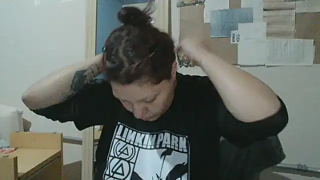 Snapshot of bbyedarling chatting on 10-15-25, 12:22 bbyedarling online show from 10-15-25, 12:22