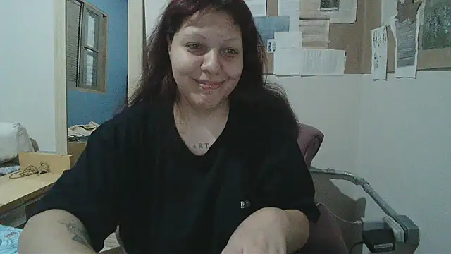 Snapshot of bbyedarling chatting on 10-27-25, 12:58 bbyedarling online show from 10-27-25, 12:58