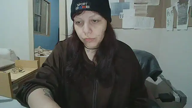 Snapshot of bbyedarling chatting on 10-31-25, 01:50 bbyedarling online show from 10-31-25, 01:50