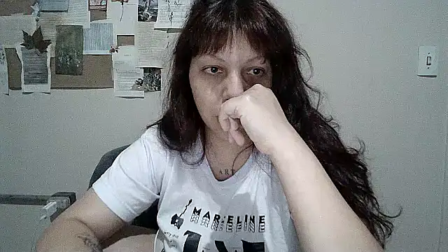 Snapshot of bbyedarling chatting on 11-03-25, 01:29 bbyedarling online show from 11-03-25, 01:29