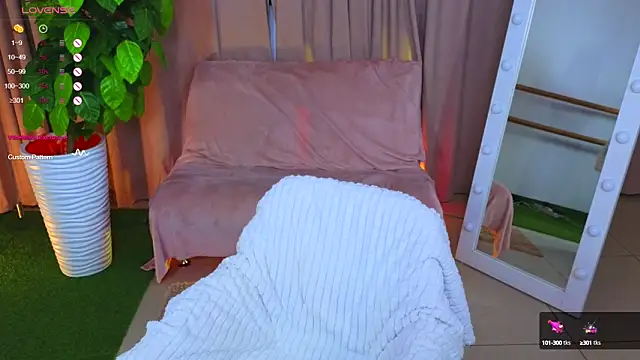 Hayle Hill online show from 03-18-25, 02:47