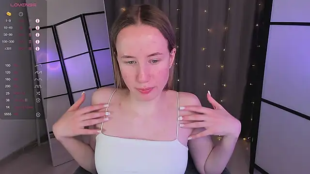 Snapshot of Cassie_Kelman chatting on 02-08-25, 03:08 Cassie Kelman online show from 02-08-25, 03:08