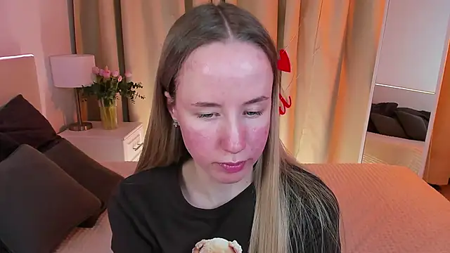 Snapshot of Cassie_Kelman chatting on 02-17-25, 03:04 Cassie Kelman online show from 02-17-25, 03:04