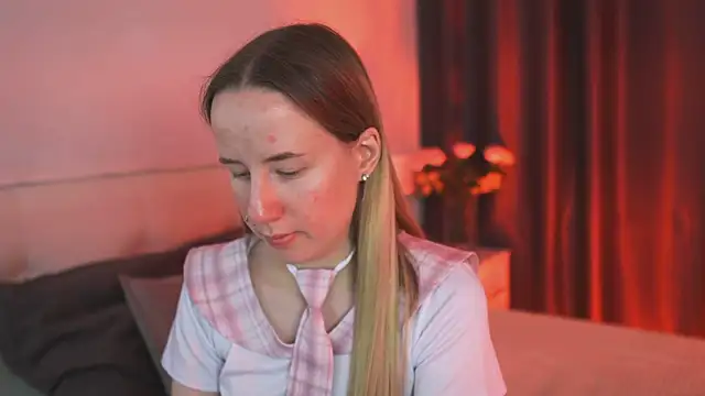 Snapshot of Cassie_Kelman chatting on 03-07-25, 03:29 Cassie Kelman online show from 03-07-25, 03:29