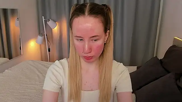 Snapshot of Cassie_Kelman chatting on 03-15-25, 09:05 Cassie Kelman online show from 03-15-25, 09:05