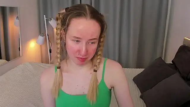 Snapshot of Cassie_Kelman chatting on 03-16-25, 08:43 Cassie Kelman online show from 03-16-25, 08:43