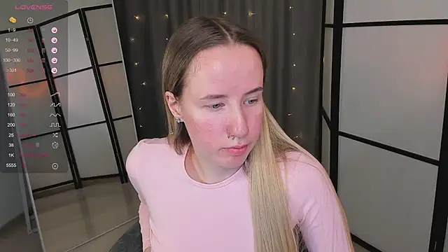 Snapshot of Cassie_Kelman chatting on 03-22-25, 03:20 Cassie Kelman online show from 03-22-25, 03:20