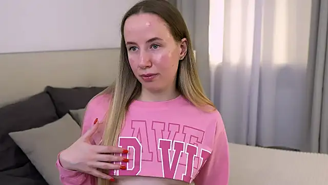 Snapshot of Cassie_Kelman chatting on 10-13-25, 09:04 Cassie Kelman online show from 10-13-25, 09:04