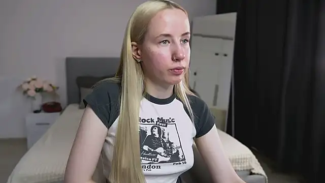 Snapshot of Cassie_Kelman chatting on 11-14-25, 09:13 Cassie Kelman online show from 11-14-25, 09:13