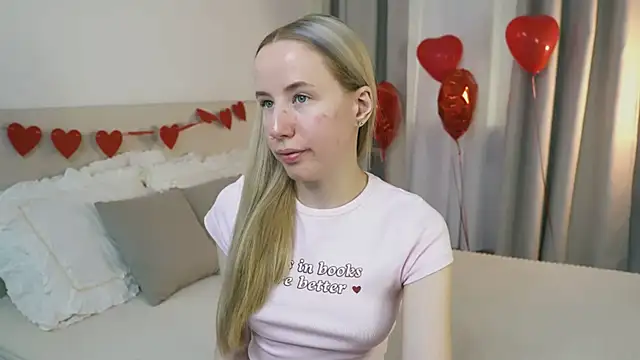 Snapshot of Cassie_Kelman chatting on 02-14-26, 09:33 Cassie Kelman online show from 02-14-26, 09:33