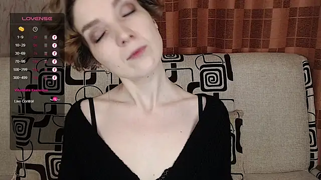 TinaWince online show from 01-18-26, 04:49