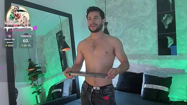 Snapshot of Valentinoford chatting on 12-27-24, 06:14 Valentinoford online show from 12-27-24, 06:14