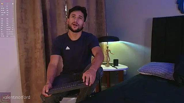 Snapshot of Valentinoford chatting on 09-23-25, 08:45 Valentinoford online show from 09-23-25, 08:45