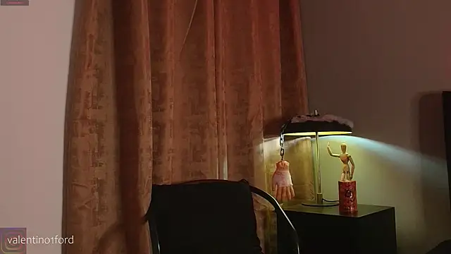 Snapshot of Valentinoford chatting on 10-22-25, 07:35 Valentinoford online show from 10-22-25, 07:35