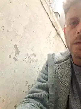 Snapshot of Jonjon3669 chatting on 04-05-26, 03:31 Jonjon3669 online show from 04-05-26, 03:31