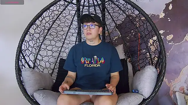 Snapshot of alex_noa chatting on 09-24-25, 07:50 alex noa online show from 09-24-25, 07:50