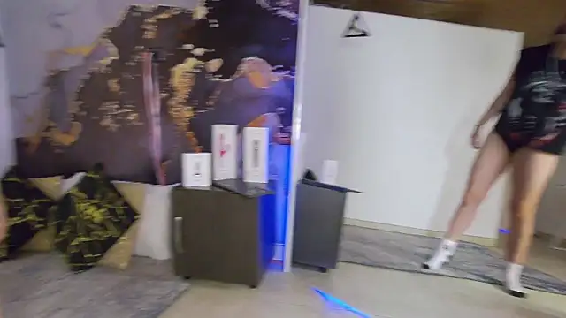 Snapshot of alex_noa chatting on 10-22-25, 07:13 alex noa online show from 10-22-25, 07:13