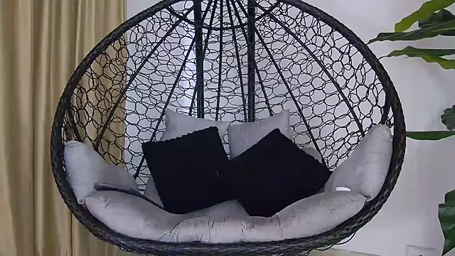 Snapshot of alex_noa chatting on 10-27-25, 07:18 alex noa online show from 10-27-25, 07:18