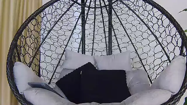 Snapshot of alex_noa chatting on 11-17-25, 07:30 alex noa online show from 11-17-25, 07:30