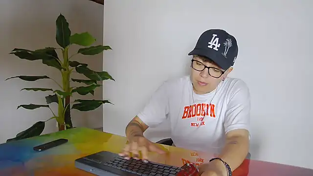 Snapshot of alex_noa chatting on 11-20-25, 06:07 alex noa online show from 11-20-25, 06:07