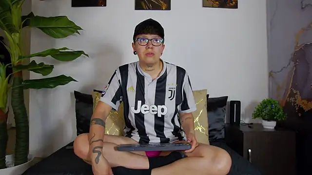 Snapshot of alex_noa chatting on 02-12-26, 07:20 alex noa online show from 02-12-26, 07:20