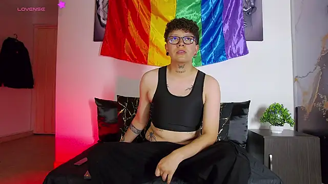 alex noa online show from 06-18-26, 07:29