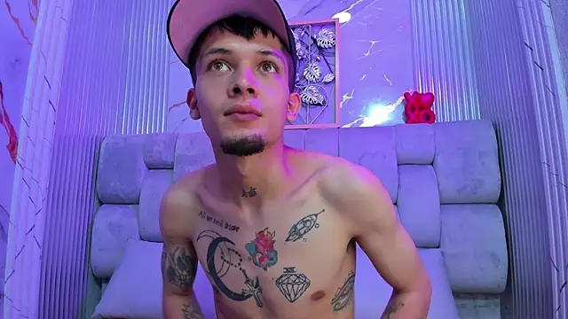 kendalltaylorr online show from 02-22-25, 03:34