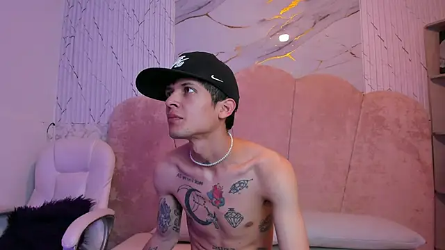 kendalltaylorr online show from 03-23-25, 02:48