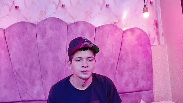 kendalltaylorr online show from 12-18-25, 12:44