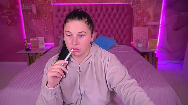 ArianaDarkk online show from 10-13-25, 07:47