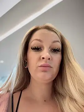 Snapshot of Teya_moon_ chatting on 12-11-24, 11:51 Teya moon  online show from 12-11-24, 11:51