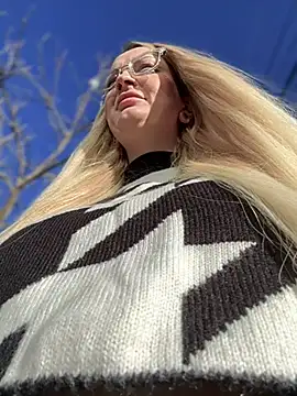 Snapshot of Teya_moon_ chatting on 01-03-25, 11:14 Teya moon  online show from 01-03-25, 11:14