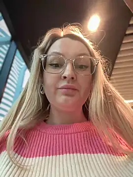 Snapshot of Teya_moon_ chatting on 01-15-25, 11:10 Teya moon  online show from 01-15-25, 11:10