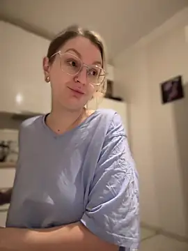 Snapshot of Teya_moon_ chatting on 02-21-25, 12:38 Teya moon  online show from 02-21-25, 12:38