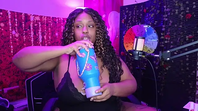 Snapshot of cheriserozequeen chatting on 02-21-26, 10:00 cheriserozequeen online show from 02-21-26, 10:00