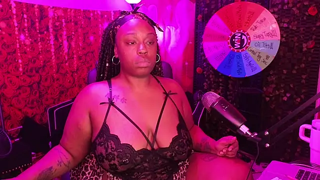 Snapshot of cheriserozequeen chatting on 05-30-26, 01:35 cheriserozequeen online show from 05-30-26, 01:35