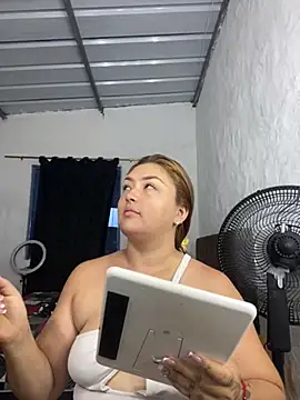 Sofia Queen17 online show from 10-05-25, 10:24