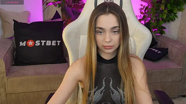 Snapshot of Lana_Pulse chatting on 12-22-24, 07:42 Lana Pulse online show from 12-22-24, 07:42