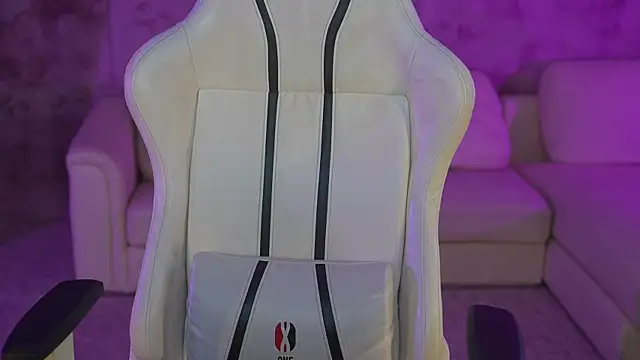 Snapshot of Lana_Pulse chatting on 02-11-25, 05:47 Lana Pulse online show from 02-11-25, 05:47